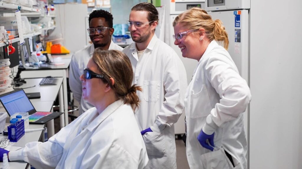 Fred Hutch Science Education Partnership Receives 1.35M grant Life